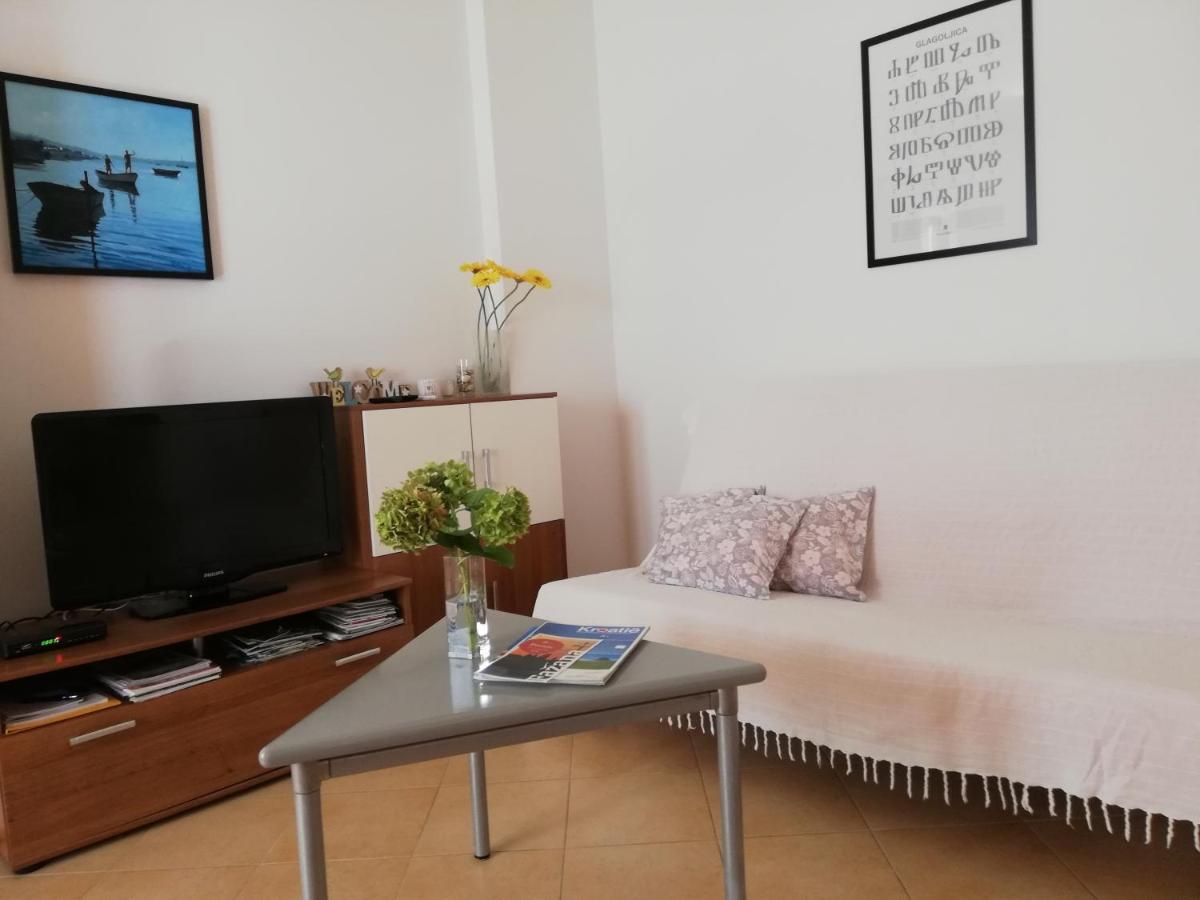 Apartment Suzy With Private Parking Fazana Ngoại thất bức ảnh