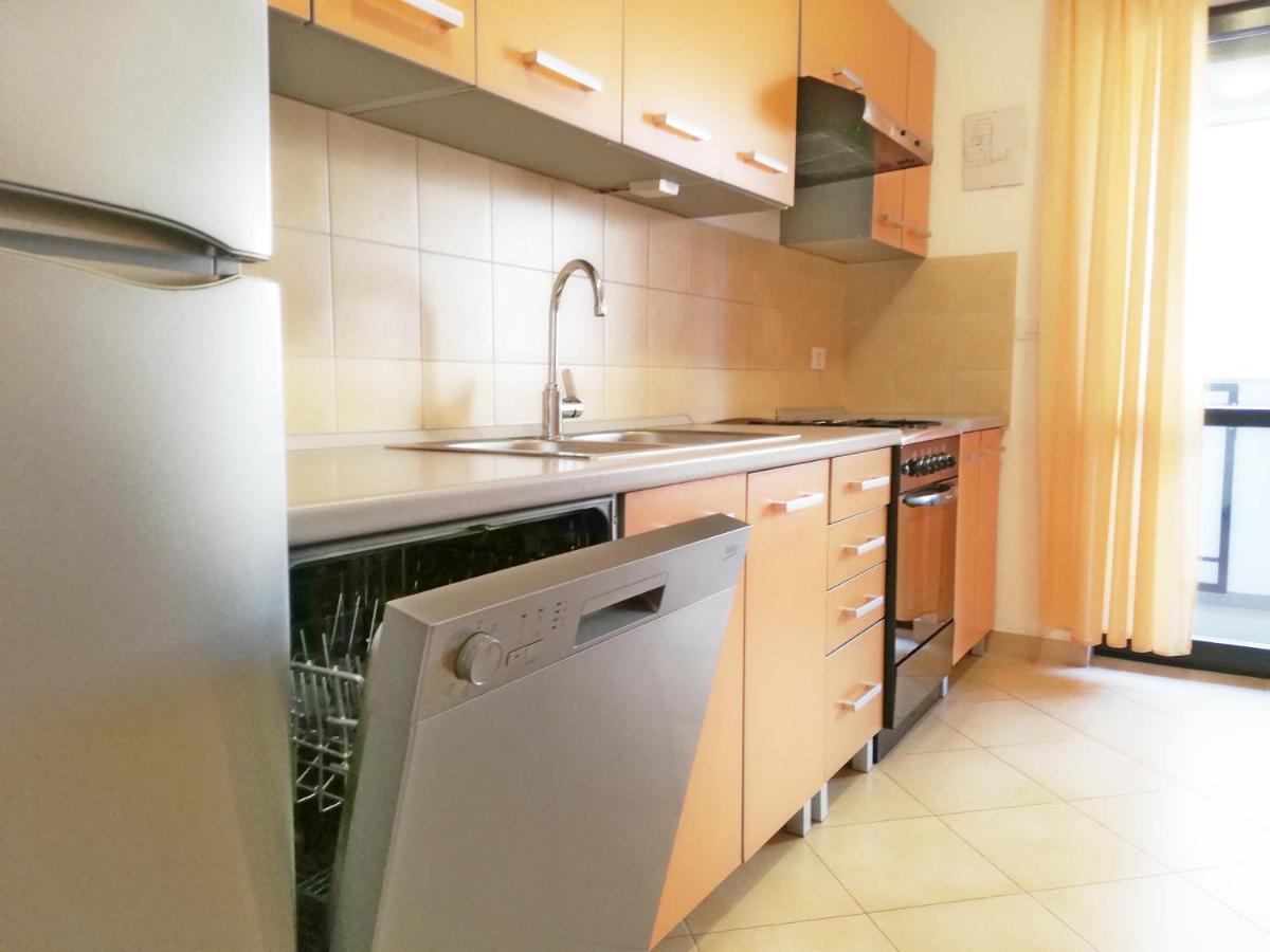 Apartment Suzy With Private Parking Fazana Ngoại thất bức ảnh