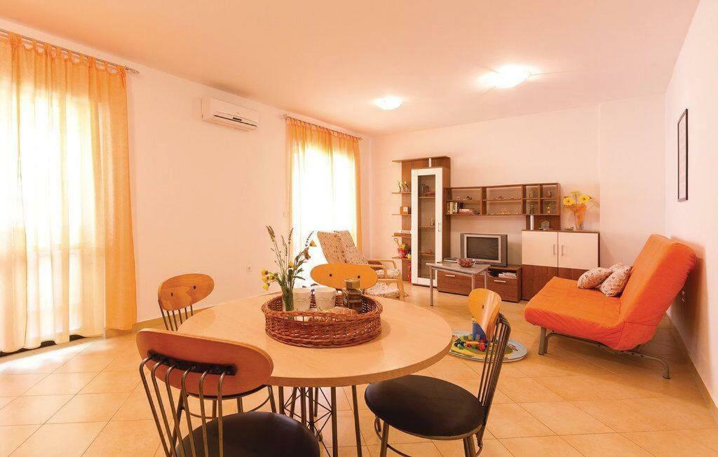 Apartment Suzy With Private Parking Fazana Ngoại thất bức ảnh
