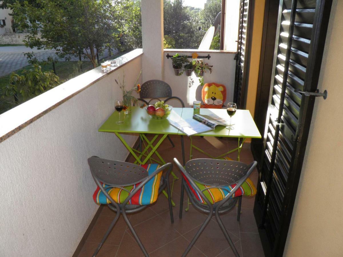 Apartment Suzy With Private Parking Fazana Ngoại thất bức ảnh